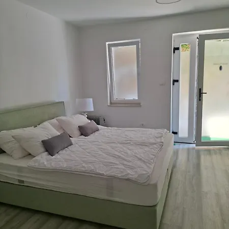 公寓 Mila Apartmaji *
