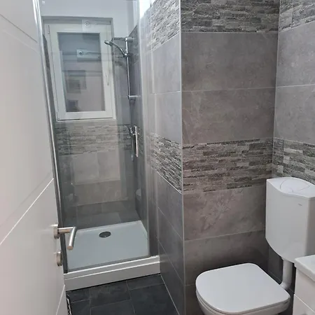 Mila Apartmaji * 波尔托罗