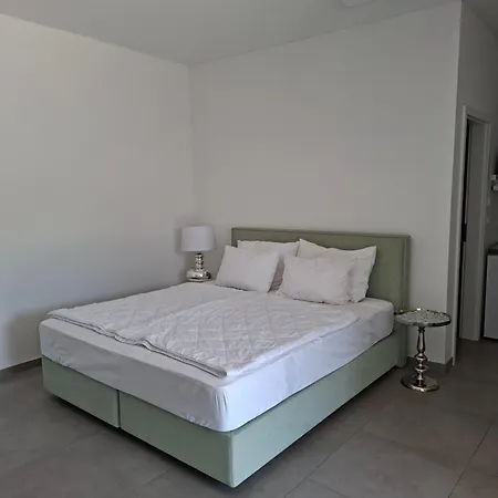 Mila Apartmaji * 波尔托罗