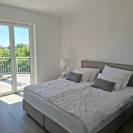 Mila Apartmaji 公寓