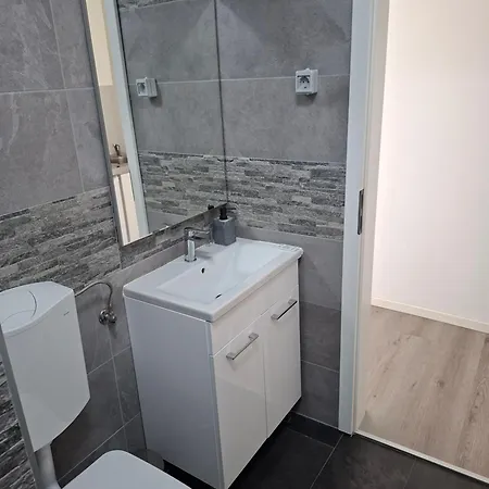 公寓 Mila Apartmaji